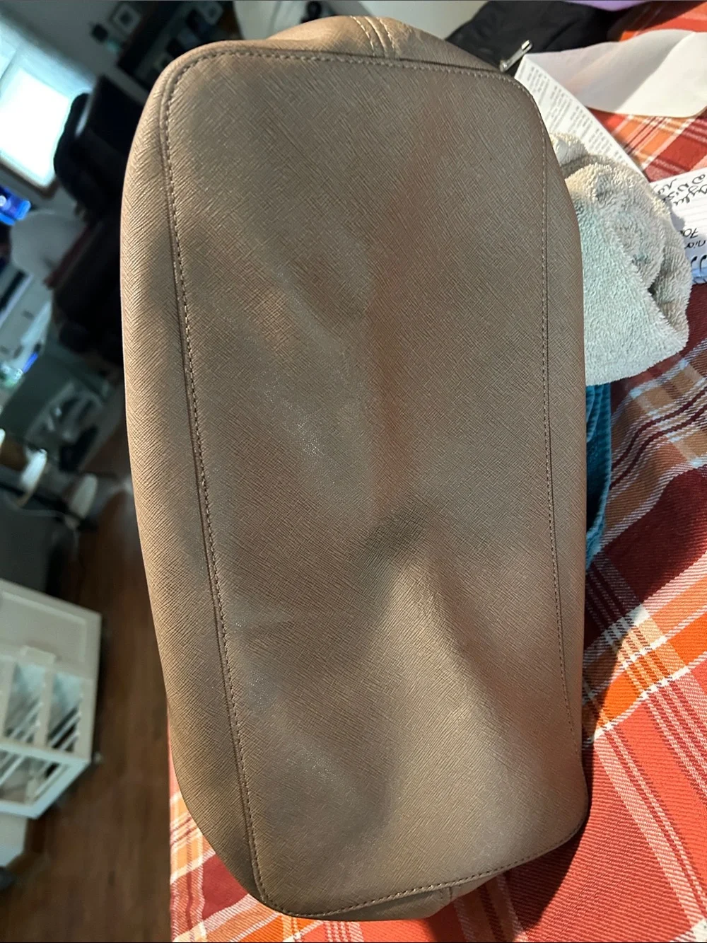 Michael Kors Quinn Shoulder Bag in Taupe with Gold Hardware